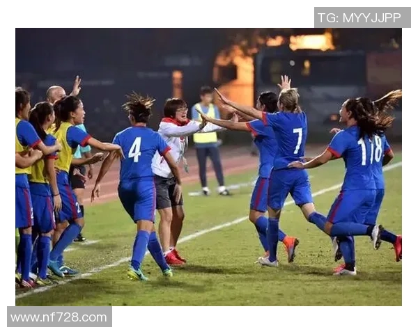 女足夺冠引发热议男足训练照被翻出球迷感慨对比之下的无奈与期待